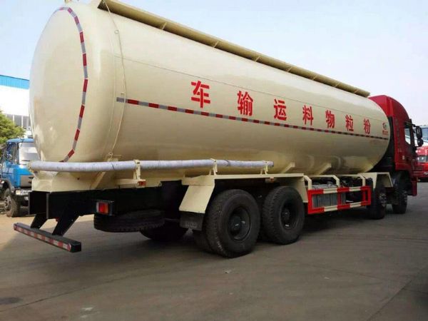 点击查看详细信息　标题：粉粒物料运输半挂车 阅读次数：511